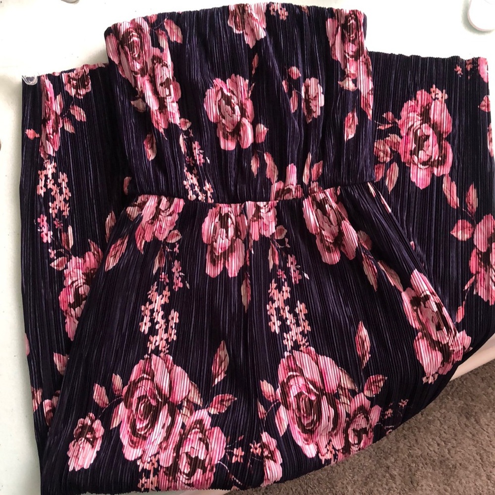 19 Cooper Ribbed Romper - Picture 2 of 3
